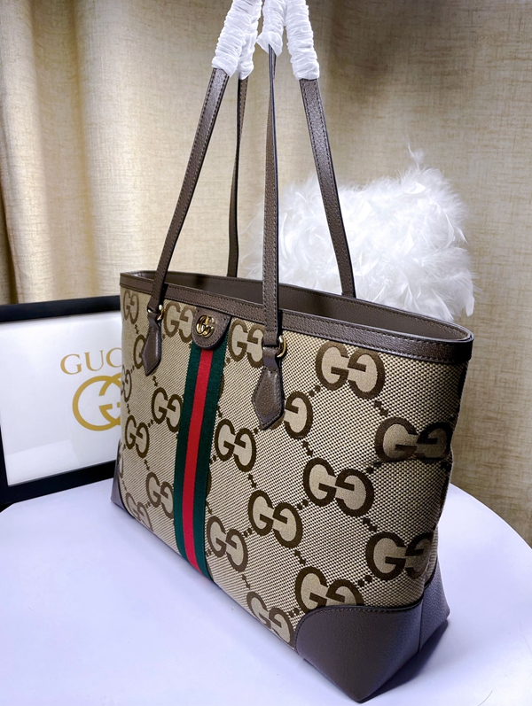 激安グッチバッグコピー背面デザイン